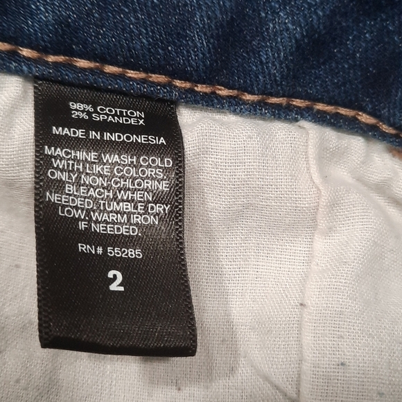 Express Cutoff Jean Shorts - Picture 3 of 4